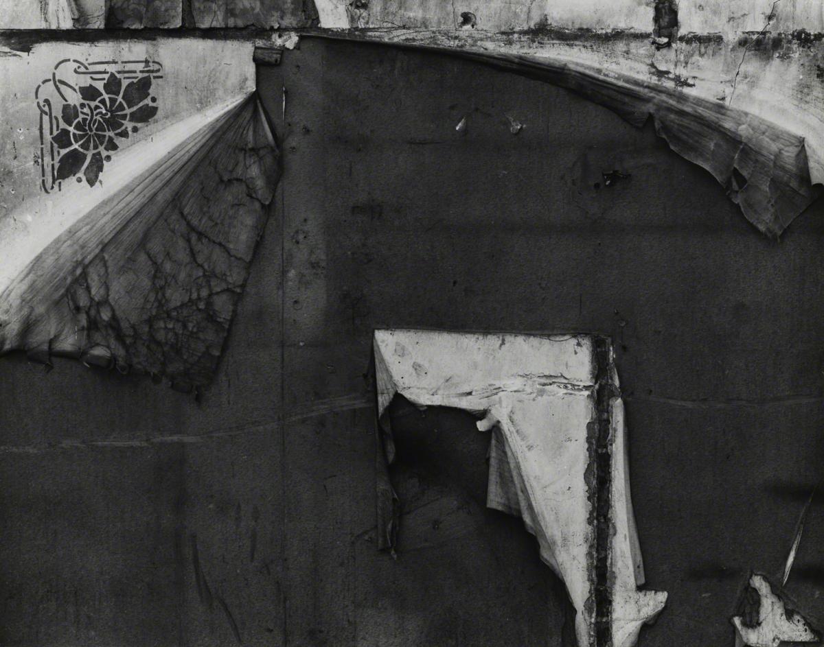 Aaron Siskind, Chicago 47, 1960, printed later.