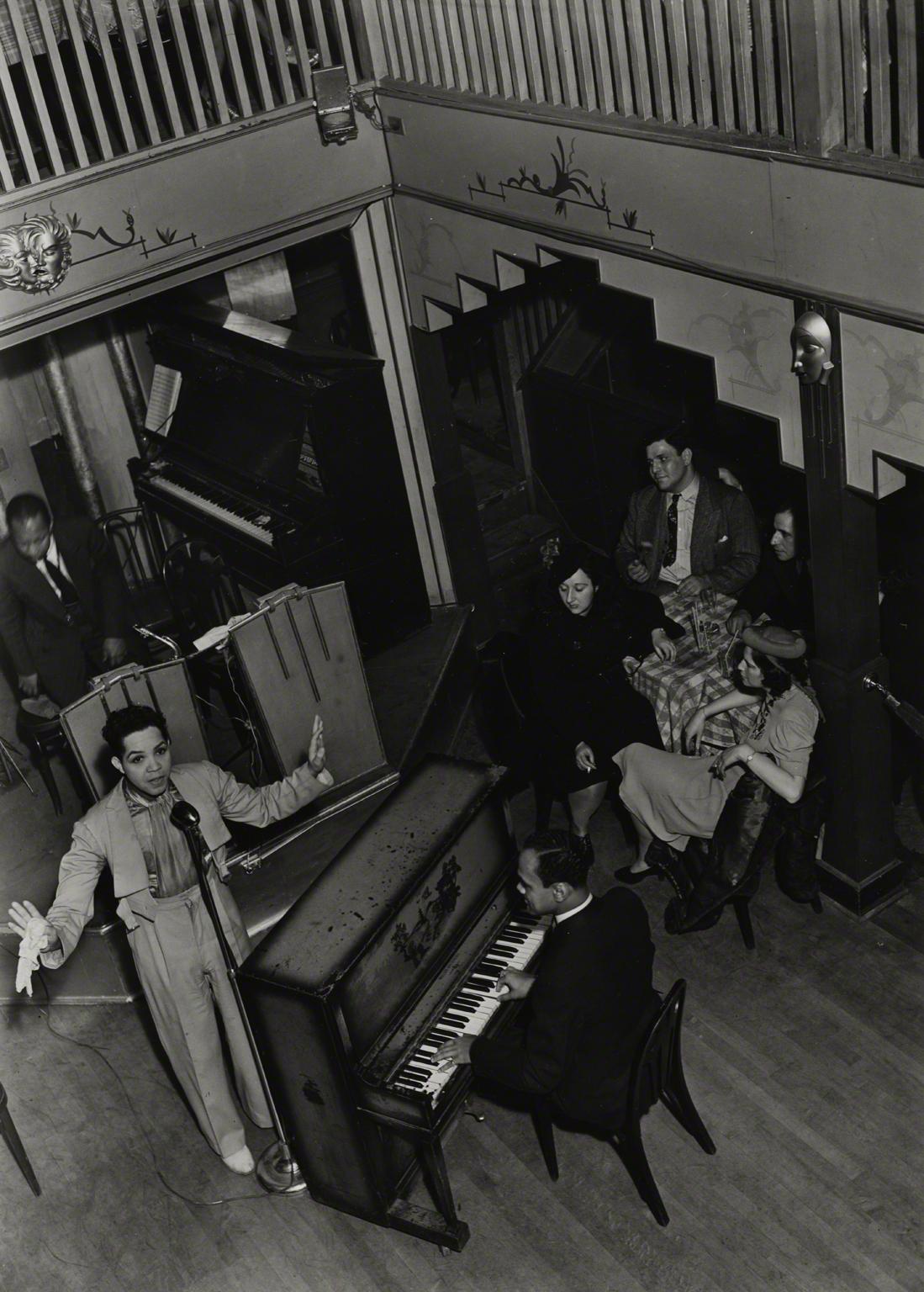 Aaron Siskind, Harlem Document (Club Baron), 1936, printed 1981.