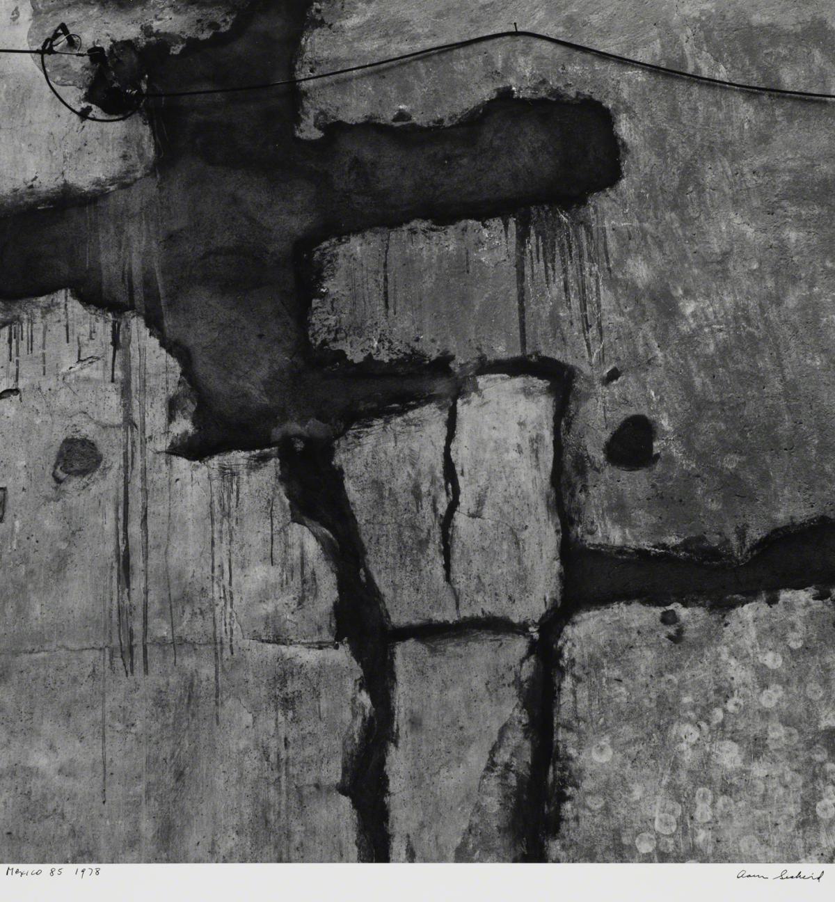 Aaron Siskind, Mexico 85, 1978.