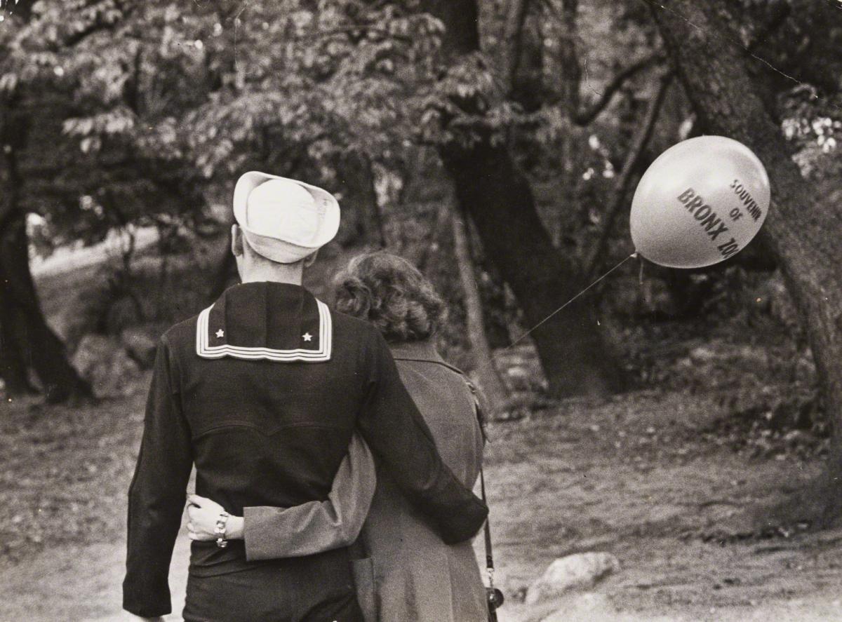 Esther Bubley, Sunday Visitors, Bronx Zoo, 1951.