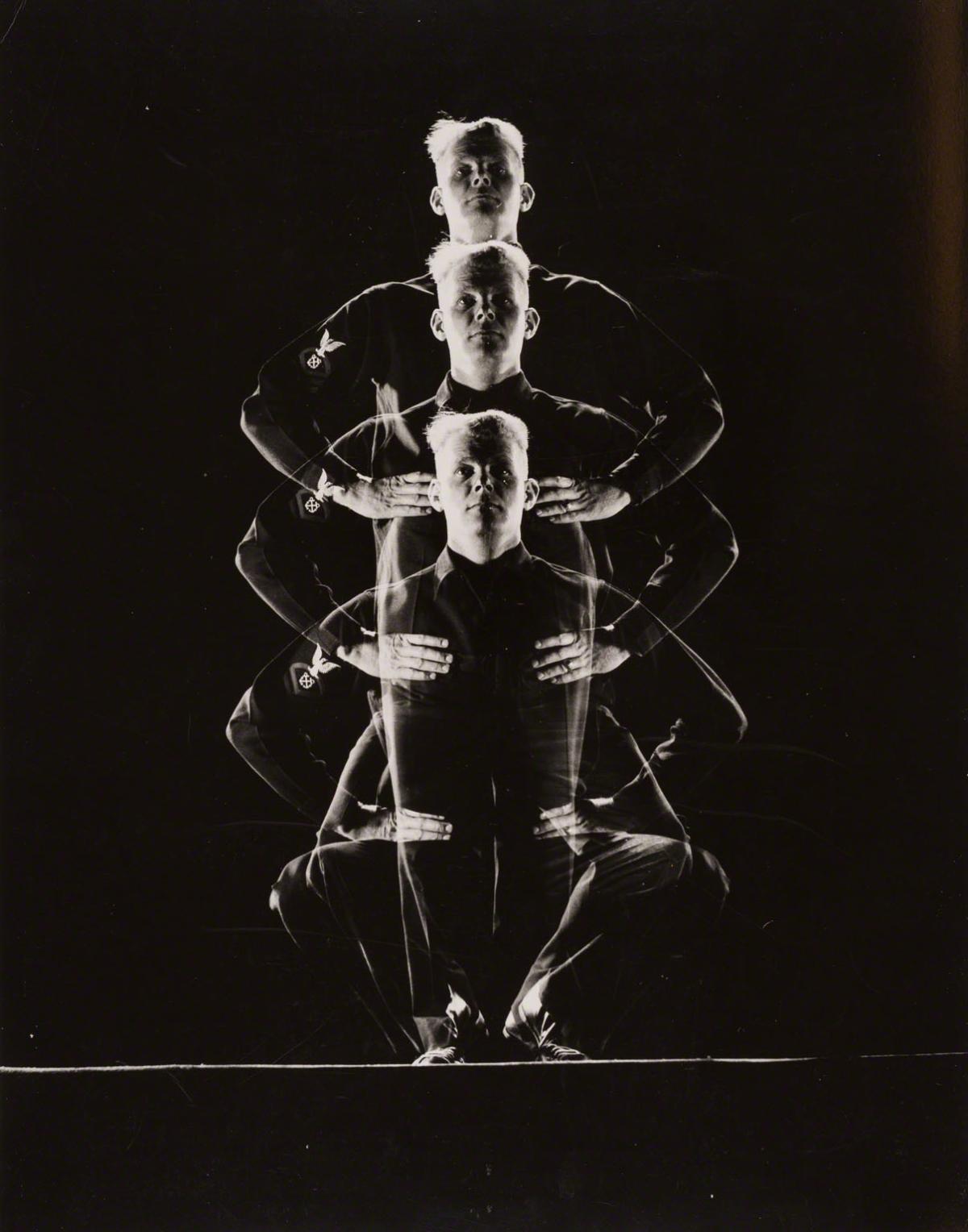 Gjon Mili, Navy Exercises, 1943.
