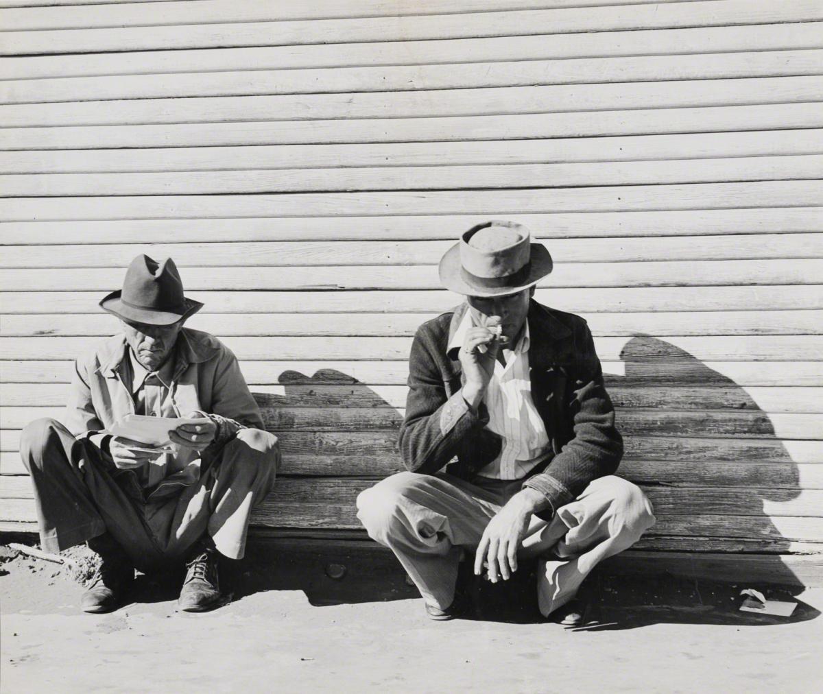 Esther Bubley, Main Street Scene, Andrews, TX, 1945.