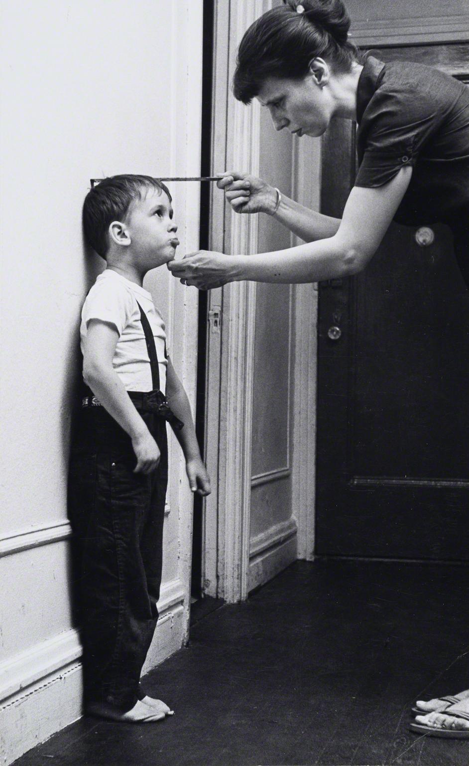 Esther Bubley, Being Measured, Michael Atkins, 1961.