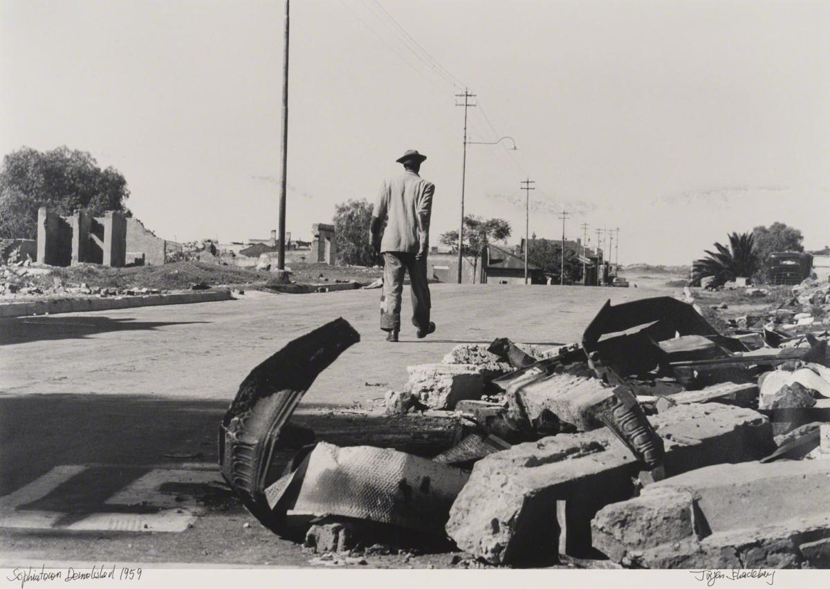 Jürgen Schadeberg, Sophiatown Demolished, 1959.