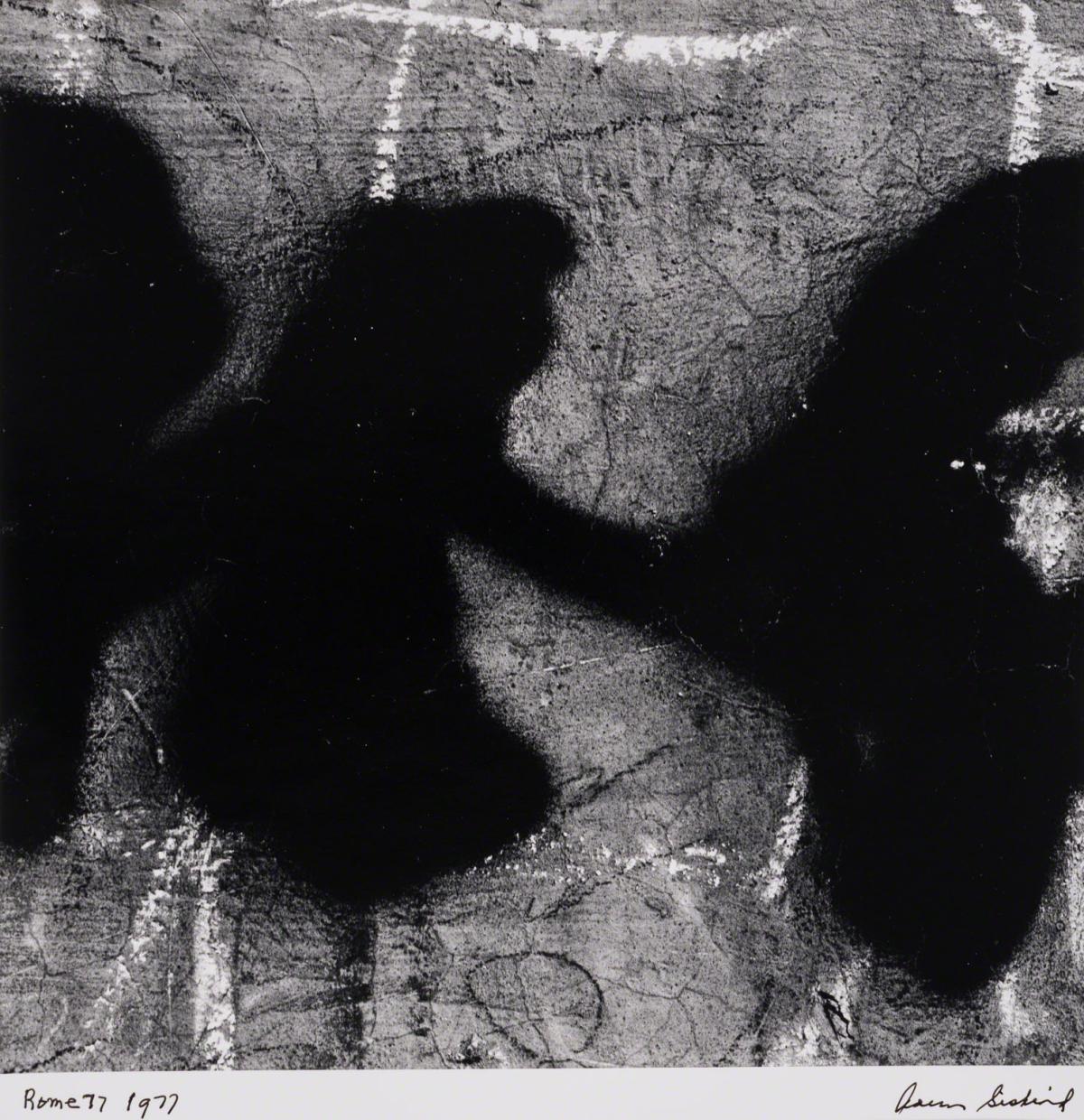 Aaron Siskind, Rome 77, 1977.