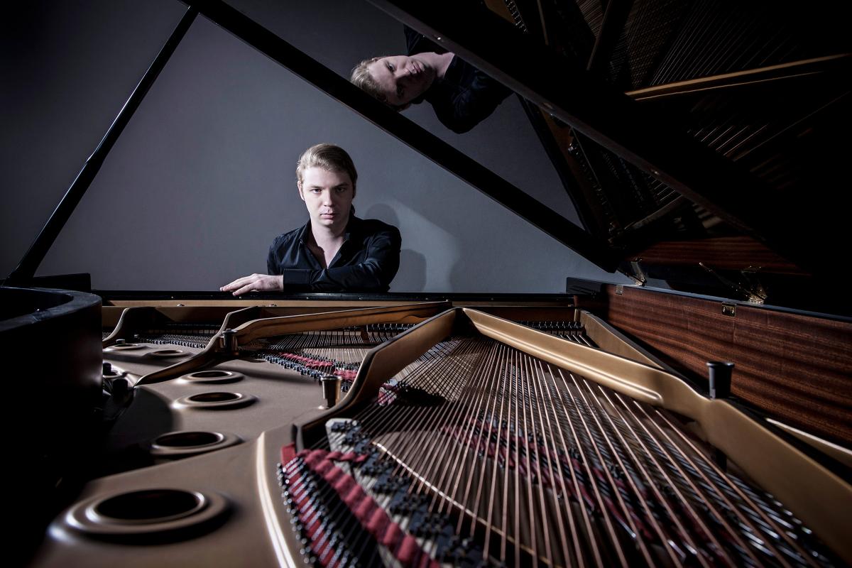 Denis-Kozhukhin.jpg image for 2016-10-16-sunday-concerts-kozhukhin
