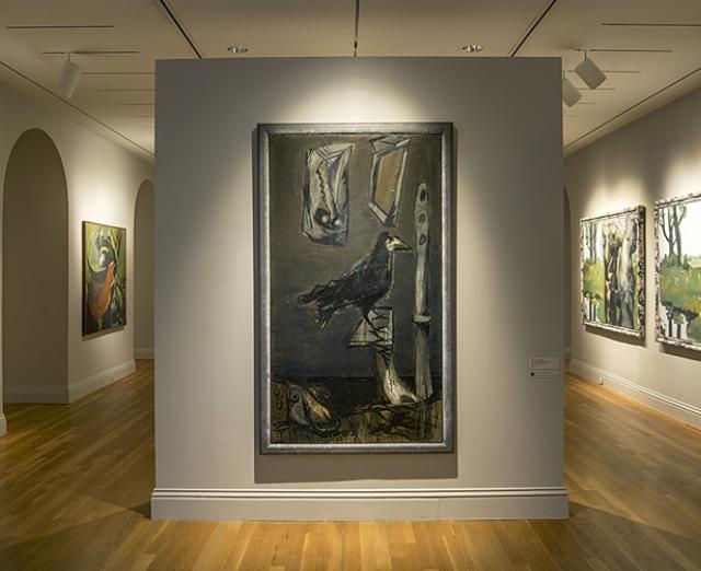 Installation view of the Markus Lüpertz exhibition. At center is Il corvo che filosofa (The Raven Philosopher), 1990.