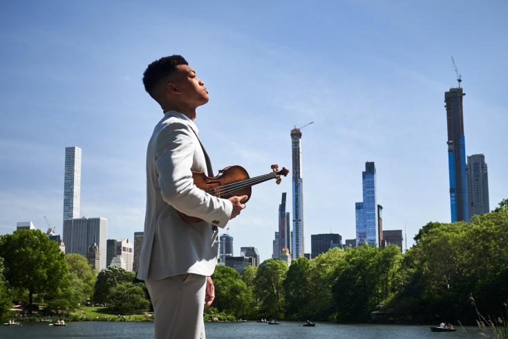 photo of violinist Randall Goosby