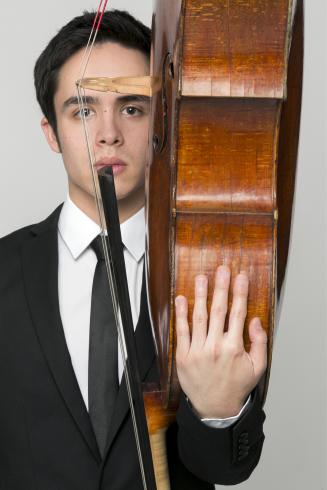 Photo of cellist Jay Campbell