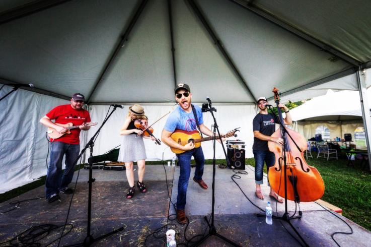 Justin Trawick and his band performing